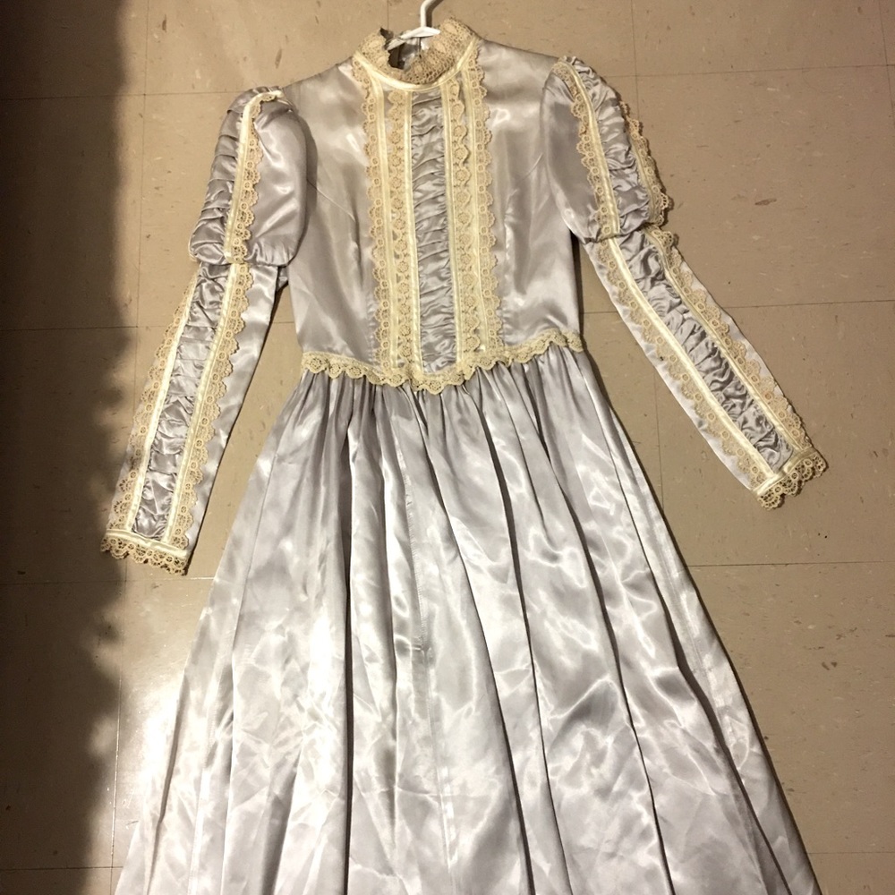 Beautiful Gunne sax prairie Victorian dress